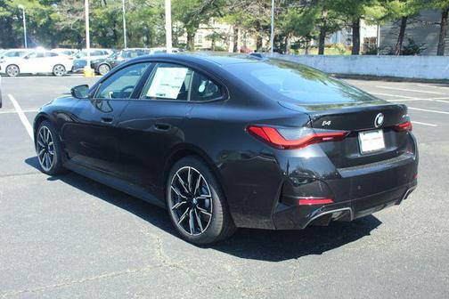 Black Sapphire Metallic 2026 BMW i4 Gran Coupe xDrive40