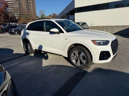 2025 Audi Q5 40 Premium