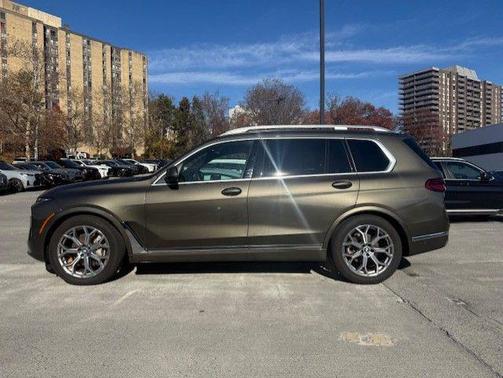 2025 BMW X7 xDrive40i