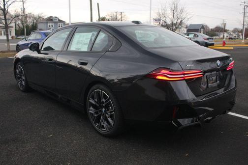 Dark Graphite Metallic 2026 BMW 530 xDrive
