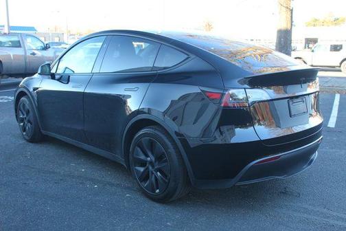 2024 Tesla Model Y Standard Range