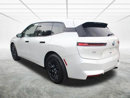 2026 BMW iX xDrive45