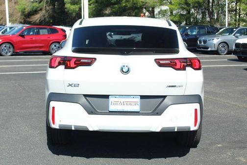 Mineral White Metallic 2026 BMW X2 xDrive28i
