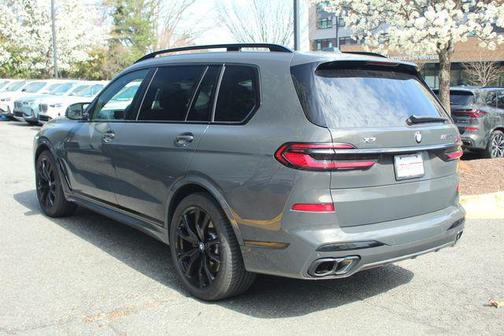 Dravit Grey Metallic 2024 BMW X7 M60i