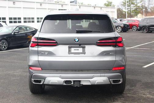 Skyscraper Grey Metallic 2026 BMW X5 xDrive40i