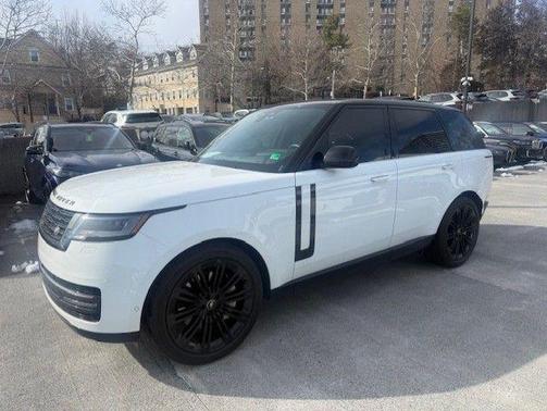 2025 Land Rover Range Rover P530 SE