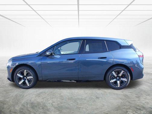 2026 BMW iX xDrive60