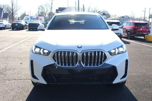 Mineral White Metallic 2026 BMW X6 xDrive40i