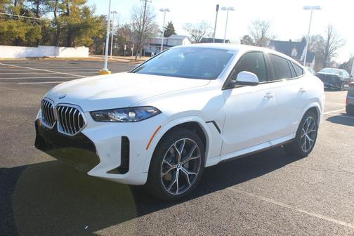 Mineral White Metallic 2026 BMW X6 xDrive40i