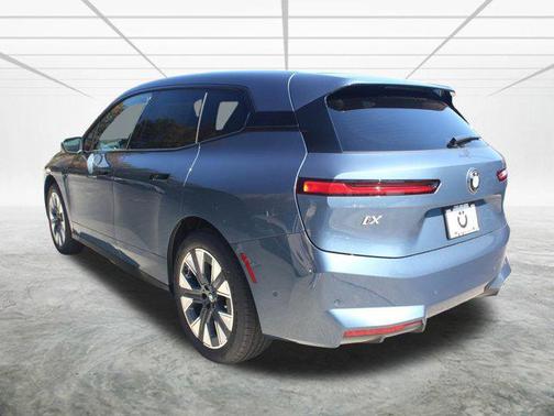 2026 BMW iX xDrive45