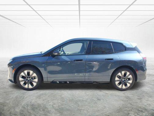 2026 BMW iX xDrive45
