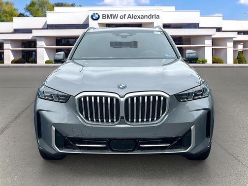 Skyscraper Grey Metallic 2026 BMW X5 xDrive40i