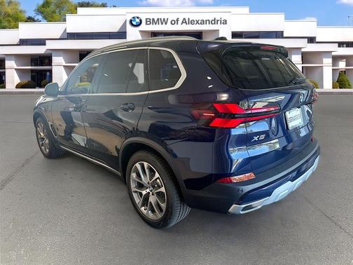Tanzanite Blue II Metallic 2026 BMW X5 xDrive40i