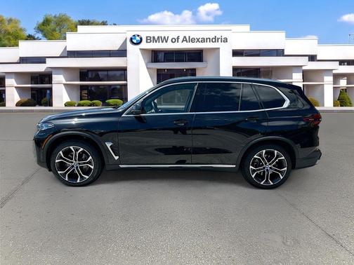 Black Sapphire Metallic 2024 BMW X5 sDrive40i