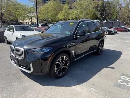 Black Sapphire Metallic 2024 BMW X5 sDrive40i