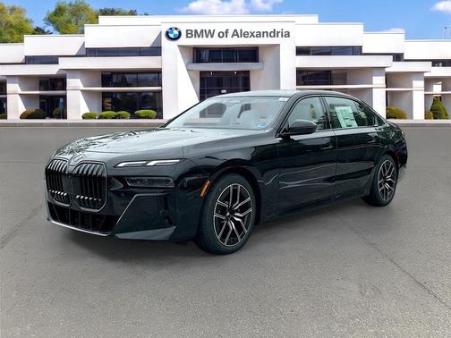 Black Sapphire Metallic 2026 BMW 740 xDrive