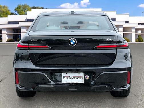 Black Sapphire Metallic 2026 BMW 740 xDrive