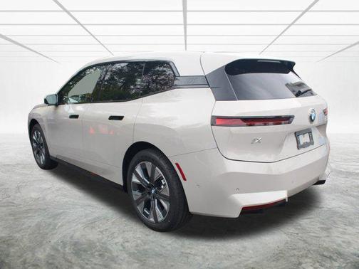 2026 BMW iX xDrive60