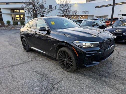 2022 BMW X6 M50i