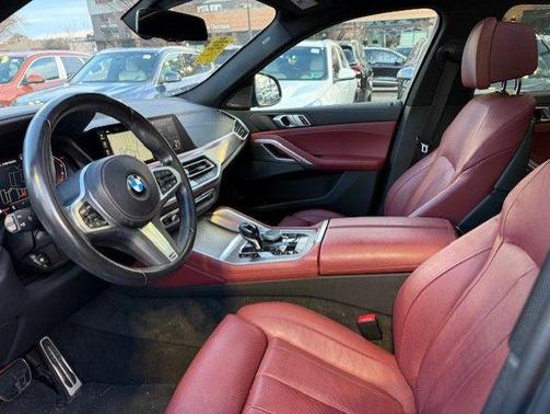2022 BMW X6 M50i