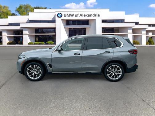 Skyscraper Grey Metallic 2025 BMW X5 xDrive40i