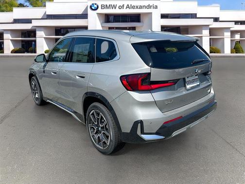 Space Silver Metallic 2026 BMW X1 xDrive28i