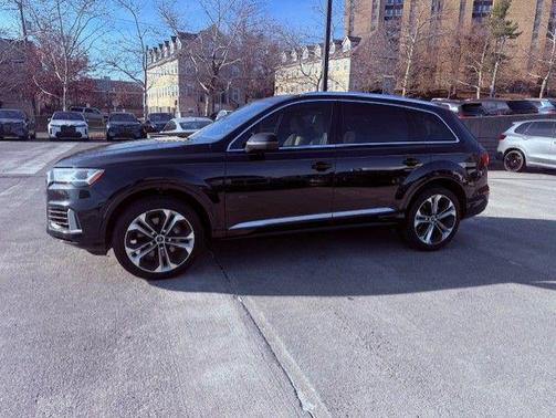 2021 Audi Q7 55 Premium Plus