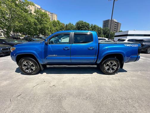 Blazing Blue Pearl 2018 Toyota Tacoma TRD Sport