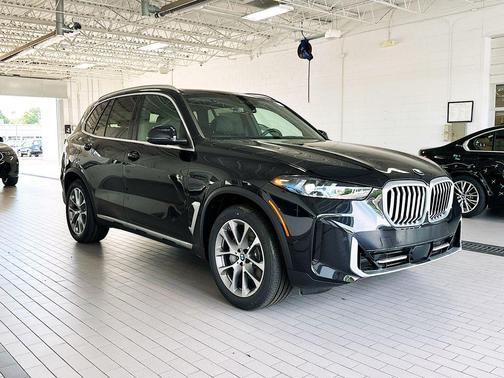 Black Sapphire Metallic 2026 BMW X5 xDrive40i