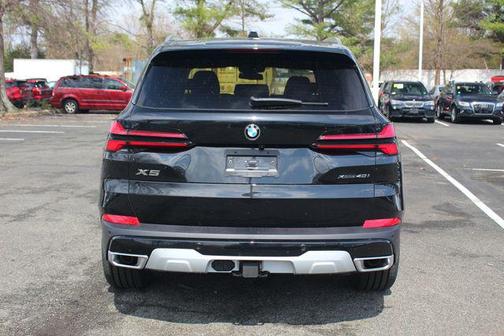 Black Sapphire Metallic 2026 BMW X5 xDrive40i