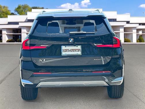 Black Sapphire Metallic 2026 BMW X1 xDrive28i