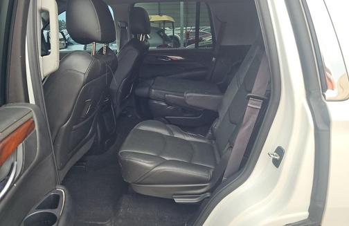 Crystal White Tricoat 2017 Cadillac Escalade Luxury