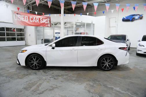 2023 Toyota Camry SE