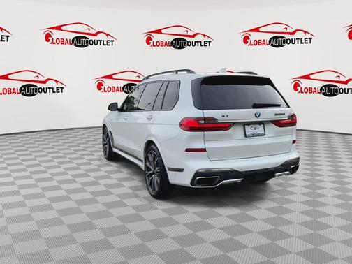 Mineral White Metallic 2021 BMW X7 M50i