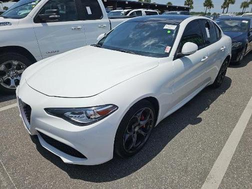 Alfa White 2017 Alfa Romeo Giulia Ti