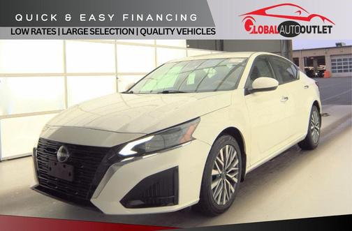 Pearl White Tricoat 2023 Nissan Altima 2.5 SV