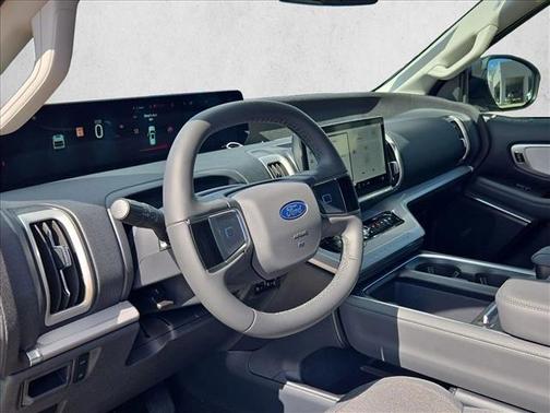 Oxford White 2026 Ford Expedition Active