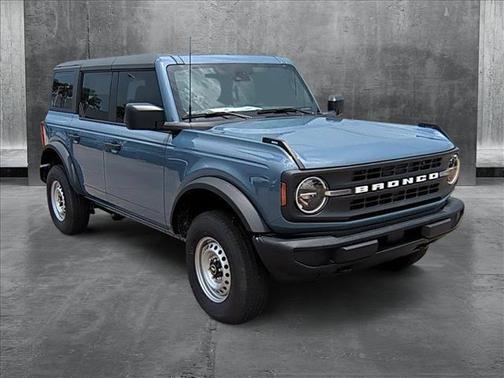 2025 Ford Bronco Base 4 Door 4x4