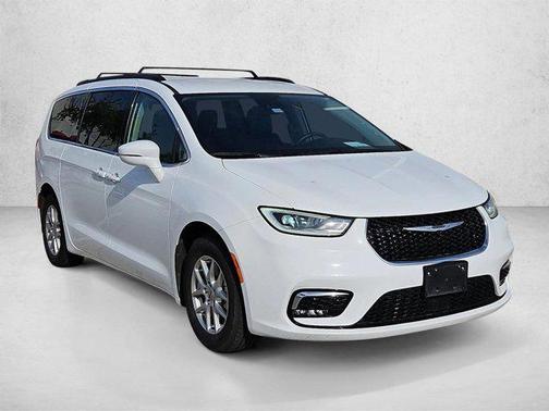 Bright White Clearcoat 2022 Chrysler Pacifica Touring L