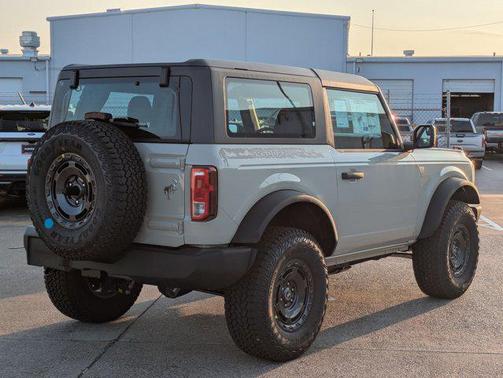 2025 Ford Bronco Base 2 Door 4x4