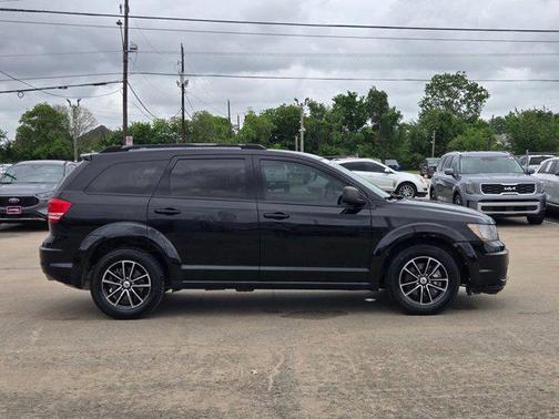 Pitch Black Clearcoat 2018 Dodge Journey SE