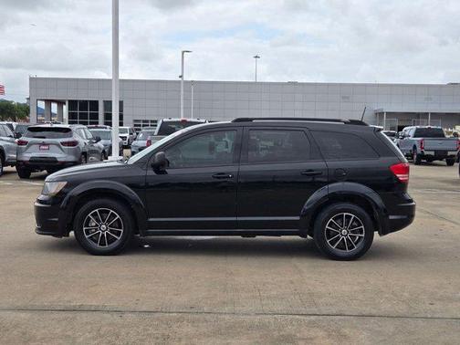 Pitch Black Clearcoat 2018 Dodge Journey SE