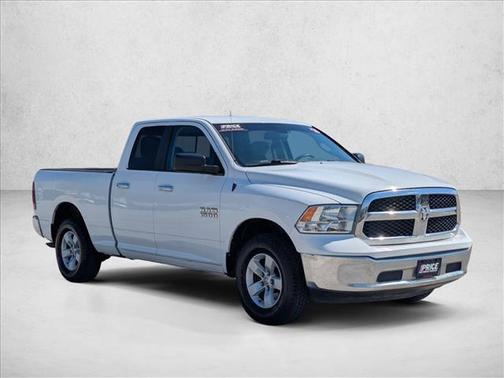 2016 RAM 1500 SLT