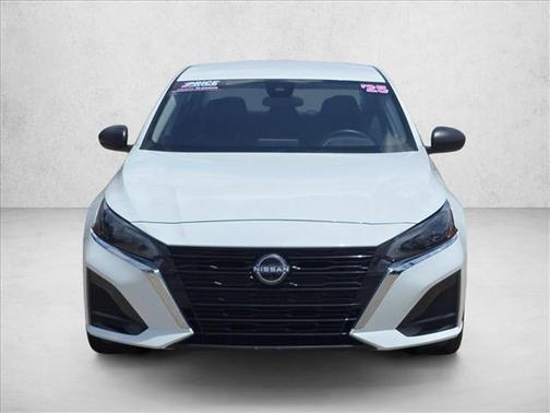 Glacier White 2025 Nissan Altima SV FWD