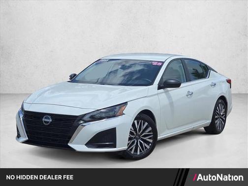 Glacier White 2025 Nissan Altima SV FWD