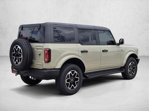 Desert Sand 2026 Ford Bronco Outer Banks
