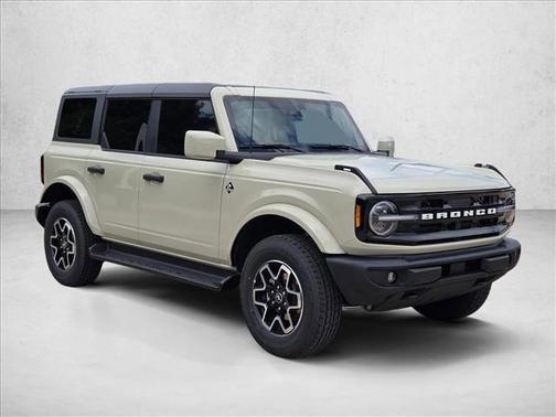 Desert Sand 2026 Ford Bronco Outer Banks