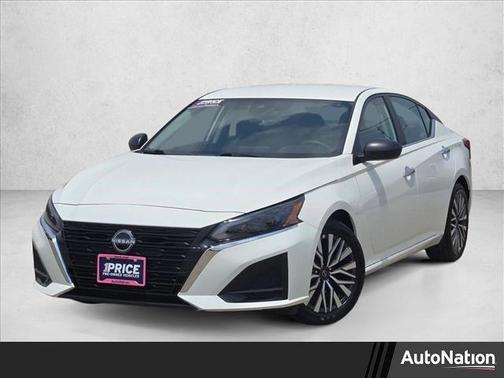Glacier White 2025 Nissan Altima SV FWD