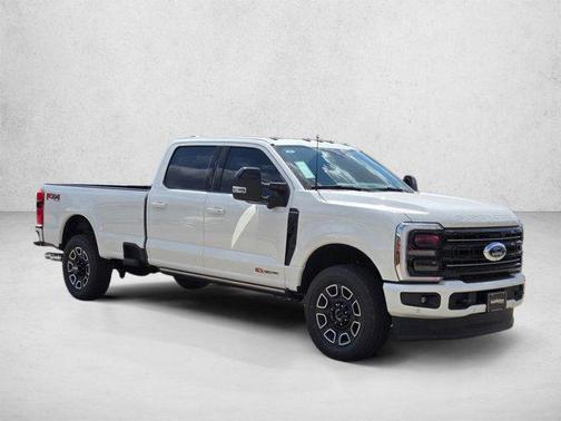 Star White Metallic Tri-Coat 2026 Ford F-350 Platinum