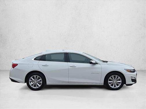 Summit White 2024 Chevrolet Malibu FWD 1LT